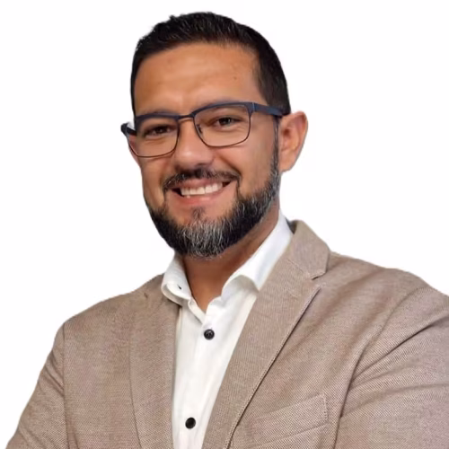 MSc. Juan Carlos Paredes Saravia, socio de Parsa: Paredes Saravia & Asociados